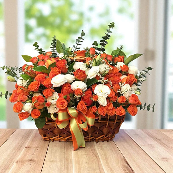 กระเช้าดอกไม้ สดพรีเมี่ยม B005 (Orange Sunshine)