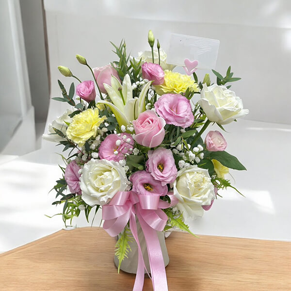 แจกันดอกไม้ “Sweet Romance” – Pink & White Blooming Vase
