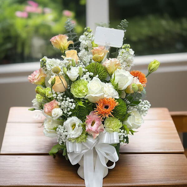 แจกันดอกไม้  "Spring Meadow” – White, Orange & Green Flower Vase