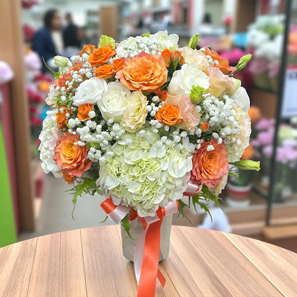 แจกันดอกไม้  Sunshine Grace – White & Orange Flower Vase