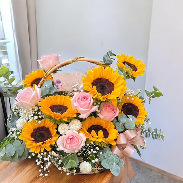 กระเช้าดอกไม้  Pink Sunshine Flower Basket