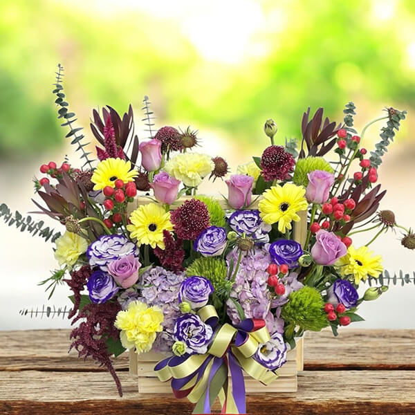 กระเช้าดอกไม้ Bright Delight Flower Basket กระเช้าดอกไม้ Bright Delight Flower Basket
