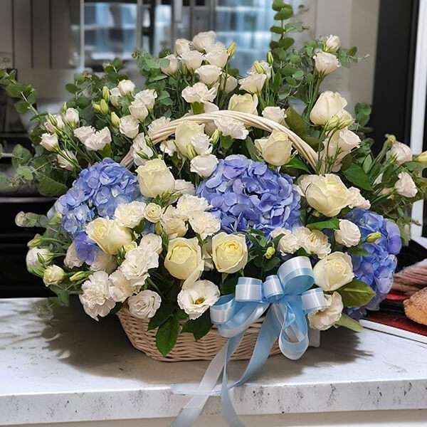 กระเช้าดอกไม้ Blue Grace Flower Basket กระเช้าดอกไม้ Blue Grace Flower Basket
