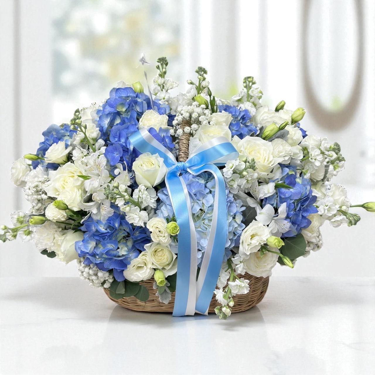 กระเช้าดอกไม้ " Blue Serenity Flower Basket” กระเช้าดอกไม้ " Blue Serenity Flower Basket”