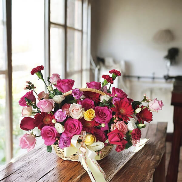 กระเช้าดอกไม้  Pink & Yellow Delight Flower Basket