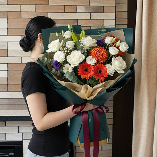 ช่อดอกไม้  Happy Colors Floral Bouquet