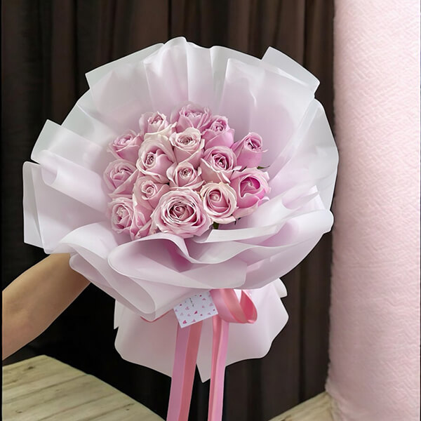 ช่อดอกไม้ Rosy Dawn Reverie Bouquet
