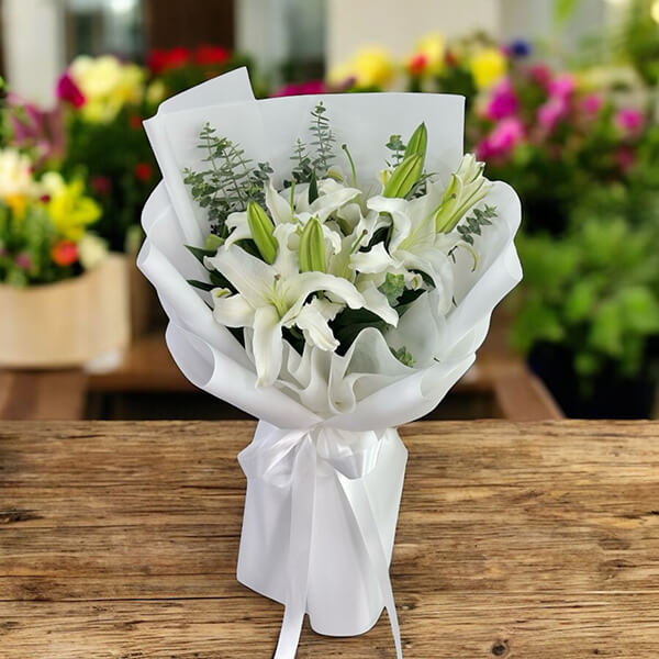 ช่อดอกไม้ Pure Ethereal Lily Bouquet