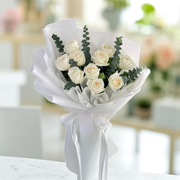 ช่อดอกไม้ Eternal Purity Rose Bouquet