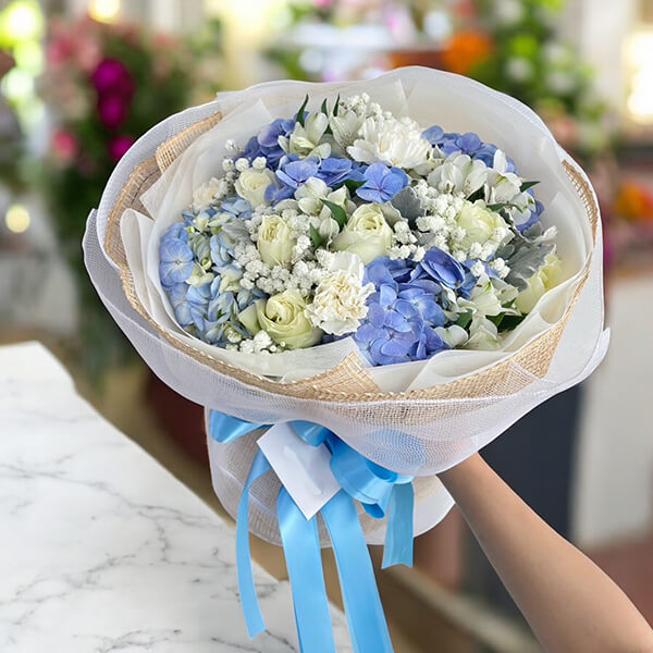 ช่อดอกไม้ Celestial Vow Azure Bouquet