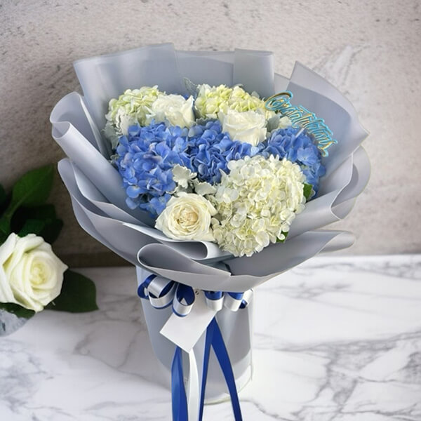 ช่อดอกไม้ Serene Breeze Eternal Love Bouquet