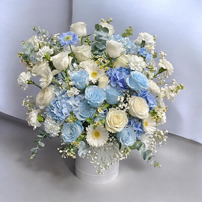 กล่องดอกไม้ "Serenity Blue Box"