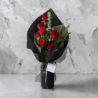 ช่อดอกไม้ Dark Romance  Bouquet
