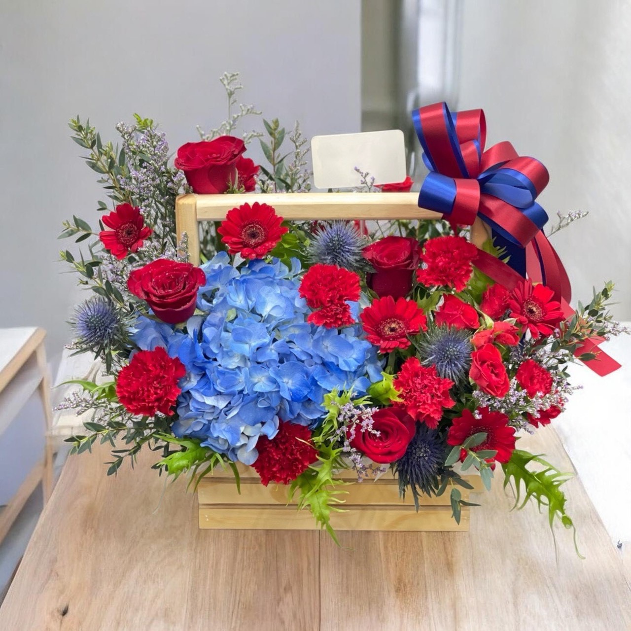 กระเช้าดอกไม้ Royal Velvet Basket