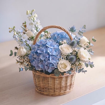 กระเช้าดอกไม้Blue Elegance Luxury Flower Basket