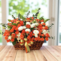 กระเช้าดอกไม้สดหลากสีสัน ส่งด่วนกรุงเทพฯ
